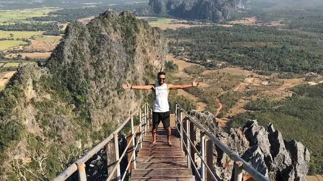 Gunung Zwegabin berada setinggi 722 mdpl