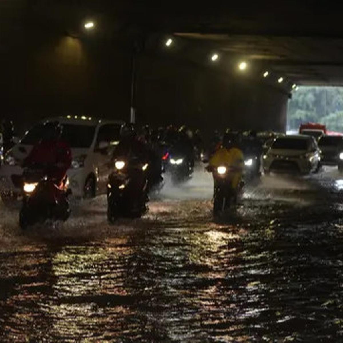 Akses Bandara Soekarno-Hatta Banjir, Antrean Kendaraan Sempat Mengular hingga 2 Km