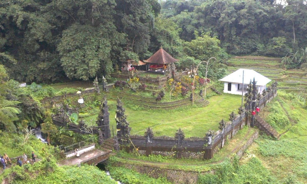 Bali dengan sejuta keindahannya masih menjadi primadona bagi wisatawan domestik maupun dunia. Bicara soal alamnya, tidak selalu tentang pantai. Surga wisata di Pulau Dewata masih banyak yang menarik untuk kunjungi.&nbsp;
