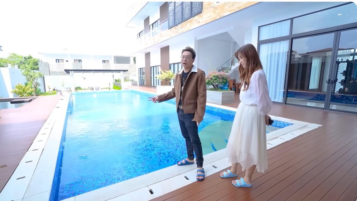 6 Potret Area Belakang Rumah Richard Lee yang Kini Dijual, Ada Kolam Ikan Koi