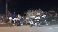 Rezeki Nomplok di Balik Pengosongan Lahan Jalur Kereta Api di Garut