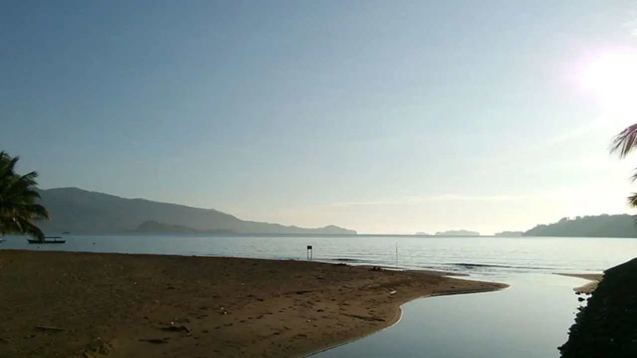7 Alasan Pantai Lakban Wajib Segera Kalian Kunjungi Sebelum Hits