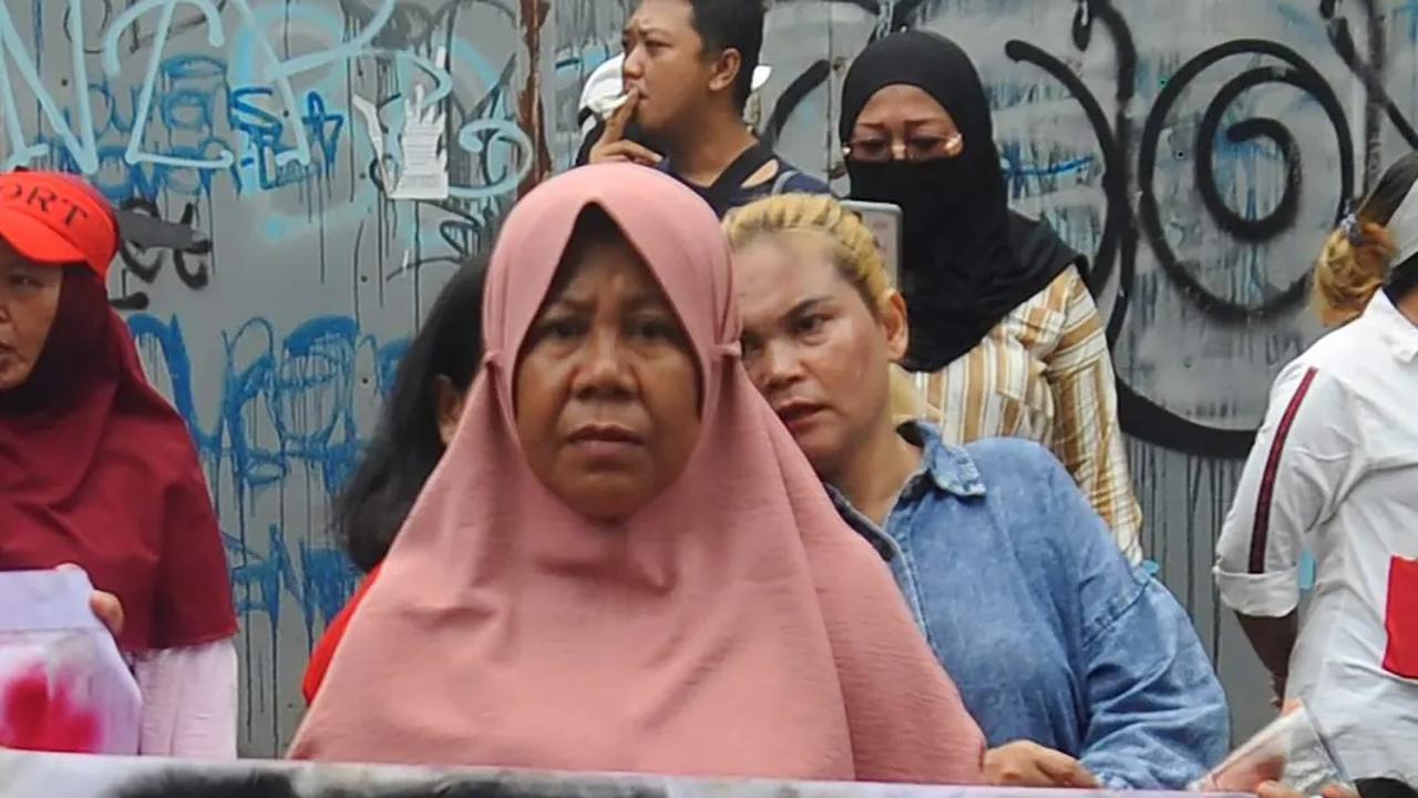 FOTO: Memperingati Hari HAM Sedunia, Warga Kampung Bulak Cisalak di Depok Demo Tolak Penggusuran