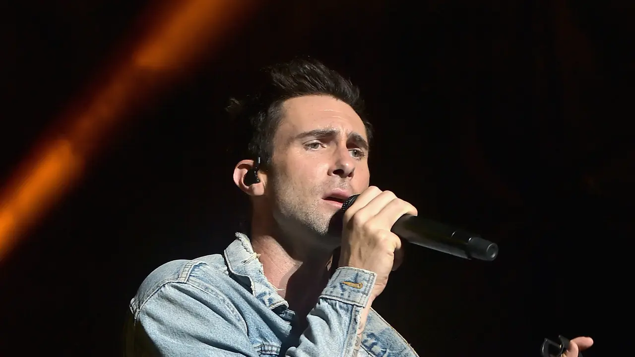 [Bintang] Adam Levine