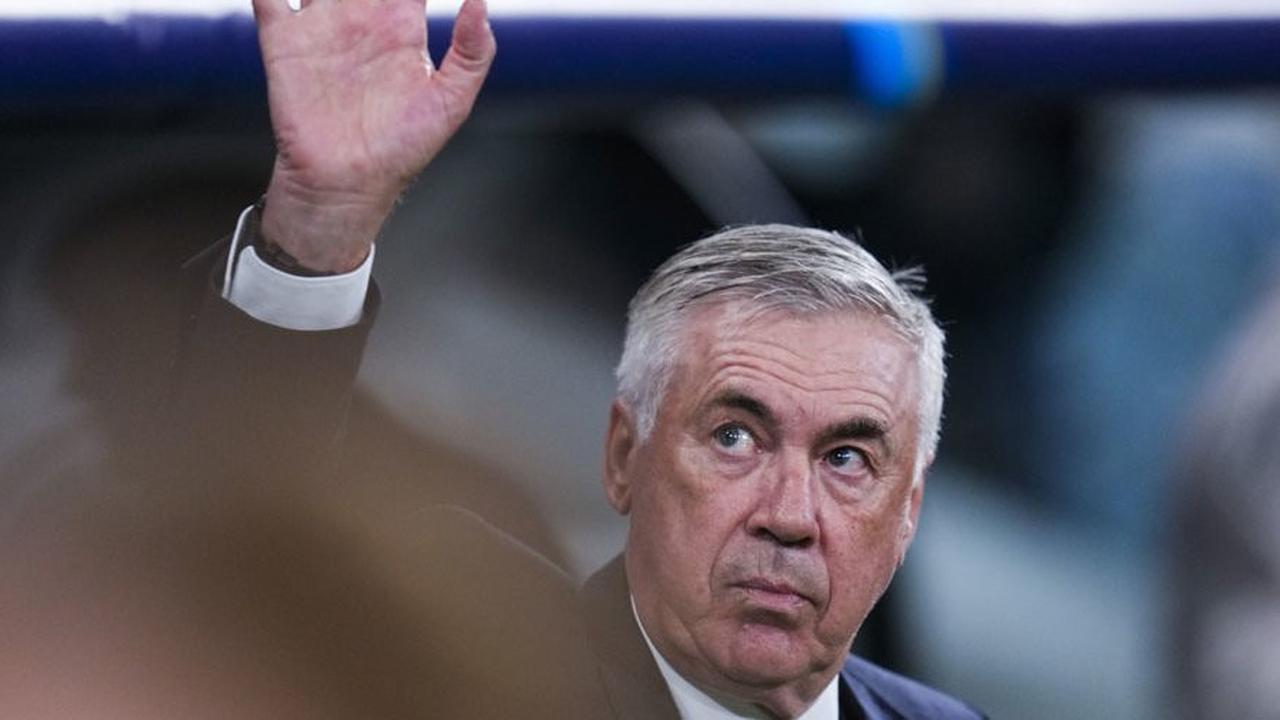 Pelatih Real Madrid Carlo Ancelotti sebelum duel lawan AC Milan di Santiago Bernabeu, Rabu (6/11/2024). (c) AP Photo/Manu Fernandez