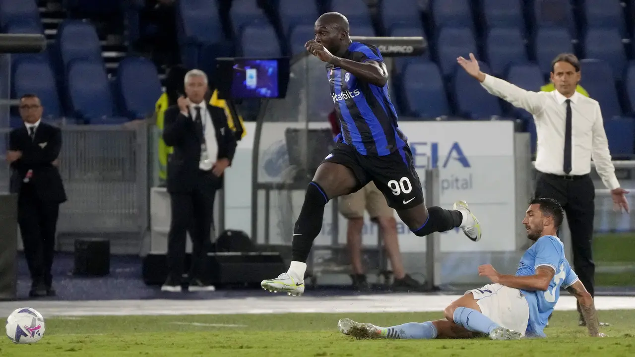 Foto: Inter Milan Babak Belur Dihajar Lazio di Liga Italia, Lukaku Diledek Netizen