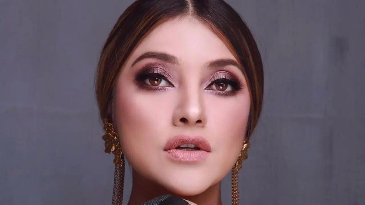[Bintang] Menolak Tua, Wajah 18 Artis Indonesia Ini Awet Muda