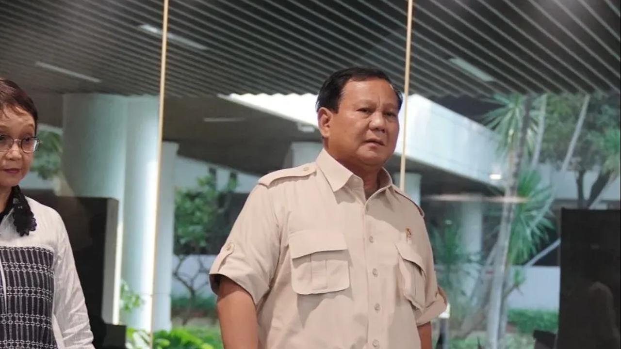 Di Hari keempat kampanye, Prabowo dengan kapasitasnya sebagai menhan, diagendakan akan melaksanakan Penyerahan Helikopter Angkut Berat H255M di Apron Lanud Atang Sendjaja, Bogor, Jawa Barat.<br>
