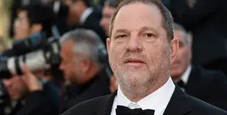 Skandal pelecehan seksual Harvey Weinstein masih terus menjadi santapan pembicaraan publik. Pasca sederet wanita cantik buka suara lantaran pernah menjadi korban, kehidupan Harvey pun berubah drastis. (AFP/Mark Sagliocco)