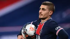 PSG kini identik dengan destinasi pemain Italia untuk berkompetisi di Eropa. Beberapa Italiano pernah dan masih bermain di PSG hingga kini. Gianluigi Donnarumma menjadi rekrutan teranyar musim ini. Berikut 5 pemain Italia dengan jumlah penampilan terbanyak di PSG. (Foto: AFP/Franck Fife)