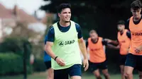 Ragnar Oratmangoen menjalani latihan bersama FCV Dender. Ragnar menanti debut bersama klub barunya itu di musim 2024/2025. (Instagram/0ratmangoen)