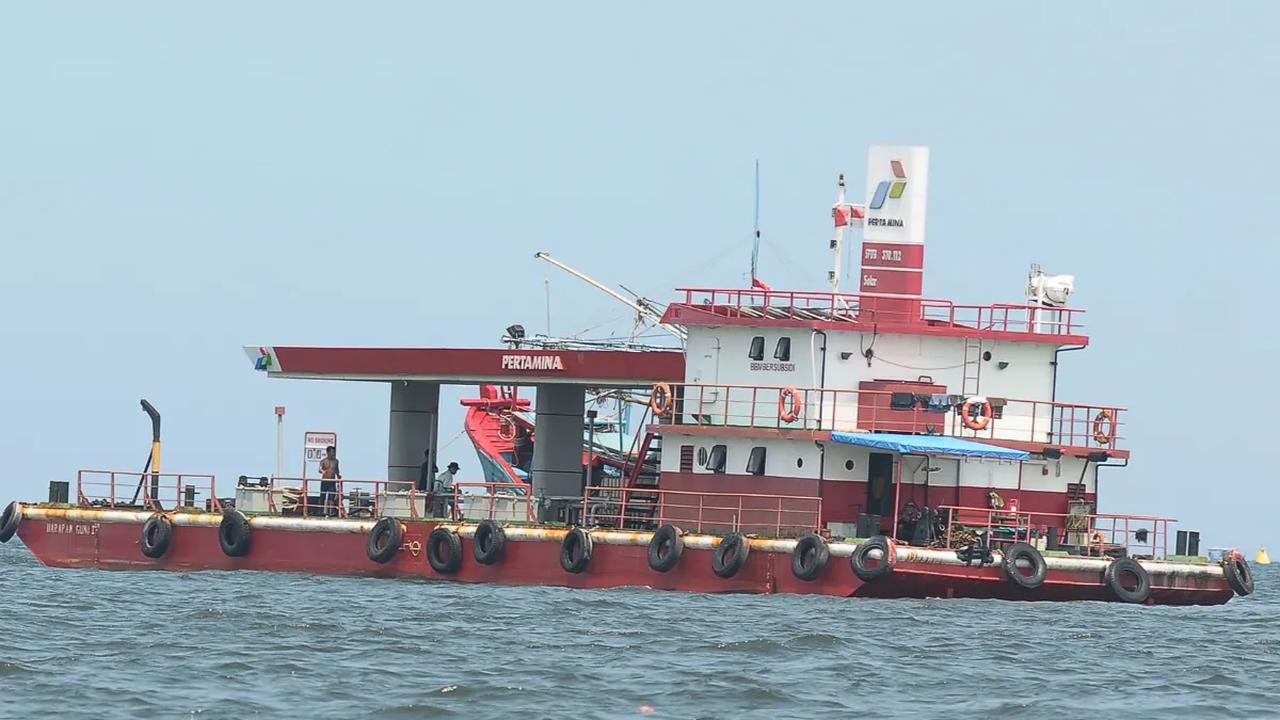 Fasilitas SPBU Terapung Pertamina ini juga untuk para nelayan yang ditinggal di perairan Kepulauan Seribu, Pulau Pramuka dan Pulau Panggang.