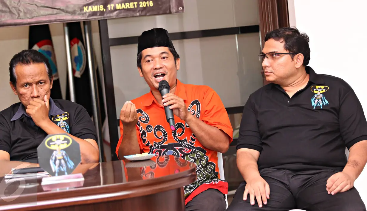 Ki-ka: Ketua Umum Batman Immanuel Ebenezer, Direktur Eksekutif Lingkar Madani Ray Rangkuti dan Sekretaris Umum Batman Sulaiman Haikal saat deklarasi Basuki Tjahaja Purnama Mania (Batman) di Jakarta, Kamis (17/3/2016). (Liputan6.com/Immanuel Antonius)