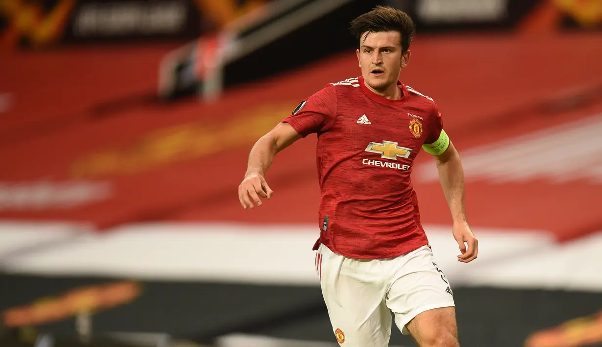 2. Harry Maguire (87 juta euro) - Harry Maguire menjadi bek tengah termahal sepanjang sejarah transfer Manchester United. Pemain asal Inggris ini dibeli Manchester United dengan harga 87 juta euro dari Leicester City. (AFP/ Oli Scarff)