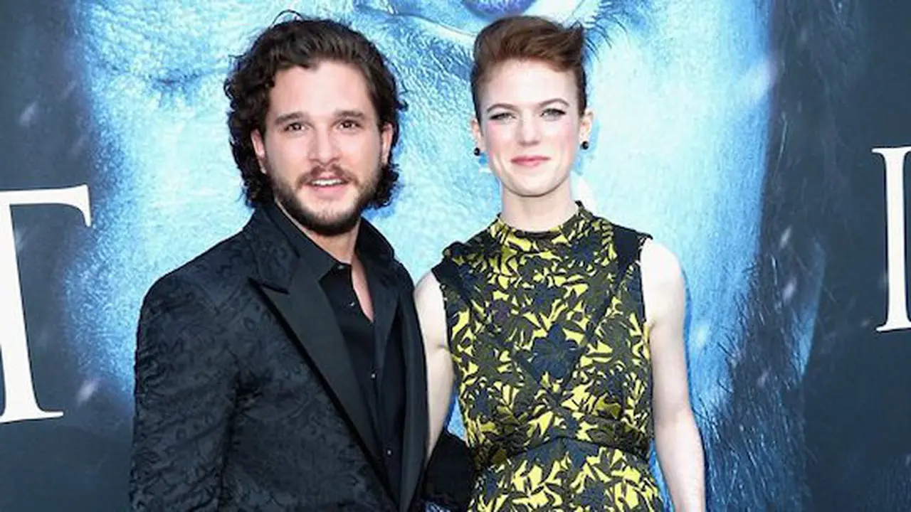 Kit Harington dan Rose Leslie/ copyright AFP
