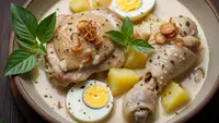 Resep Opor Ayam Putih, Menu Lebaran dengan Kuah Gurih yang Lezat