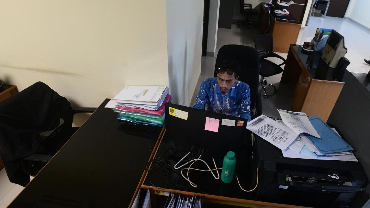 FOTO: Suasana Kantor Lengang Saat Penerapan WFH ASN