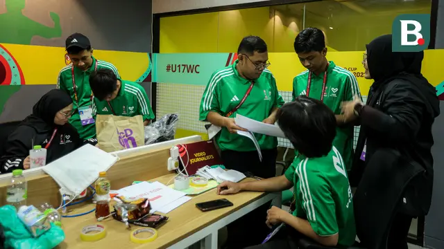 Foto: Melihat Ruangan Media Center Piala Dunia U-17 2023 di Stadion Gelora Bung Tomo