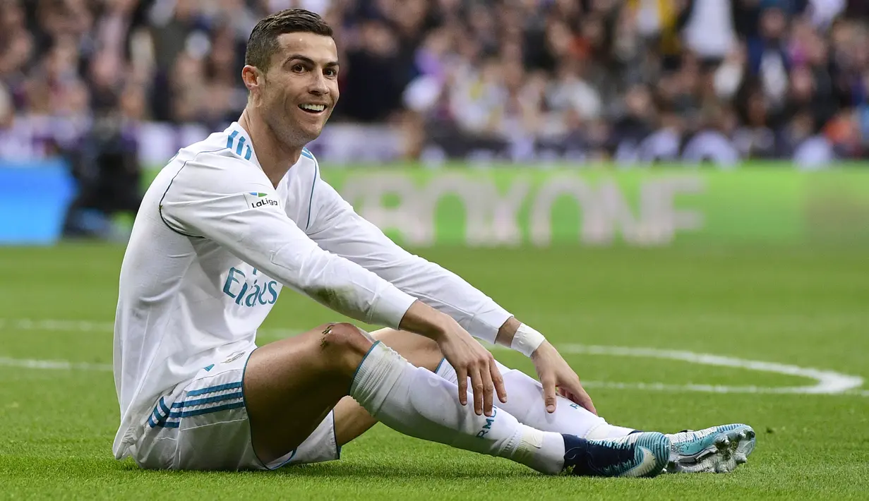 Cristiano Ronaldo harus gigit jari lagi karena gagal cetak gol dengan Real Madrid (AFP/Pierre-Philippe Marcou)