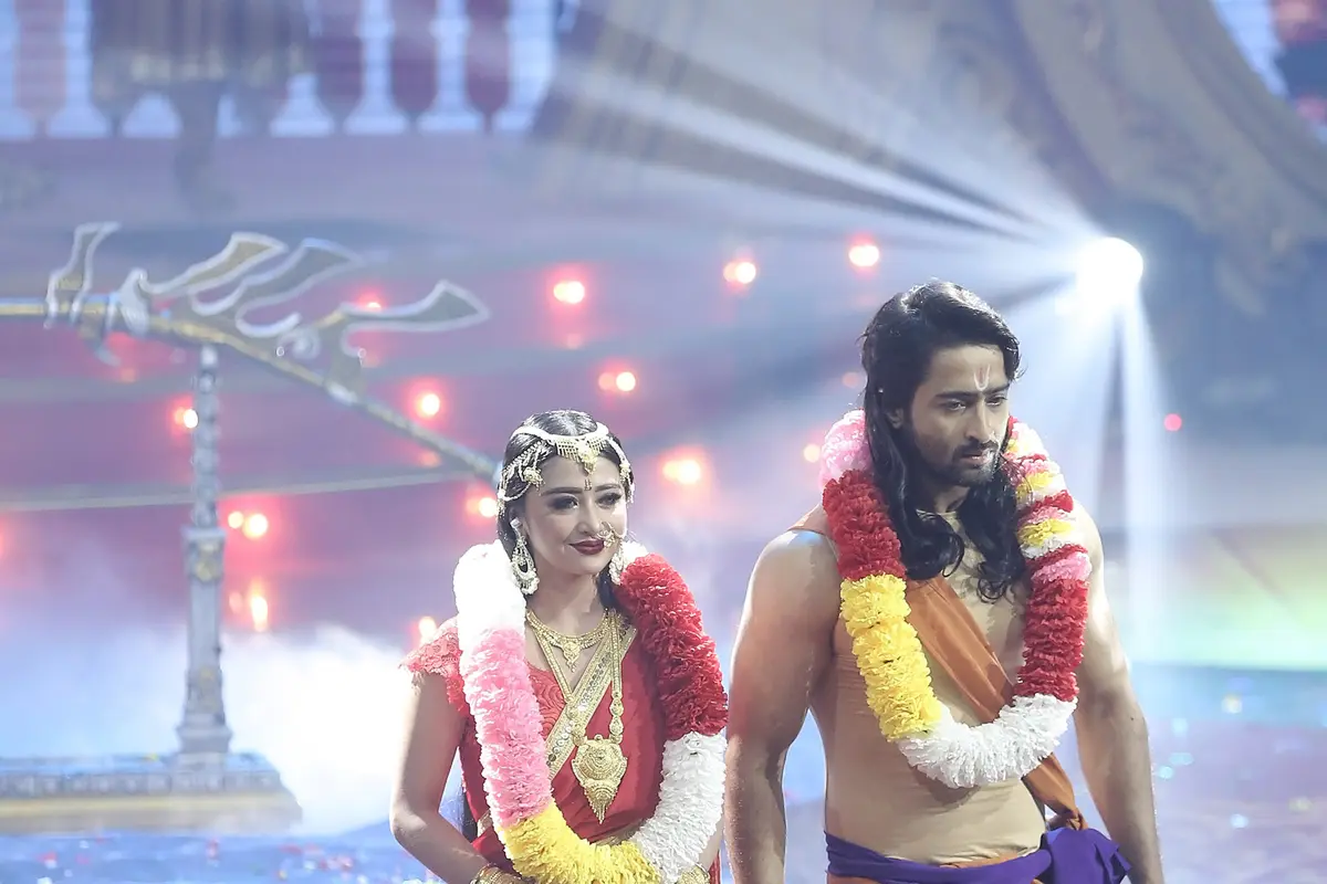 [Bintang] Shaheer Sheikh - Dewi Perssik