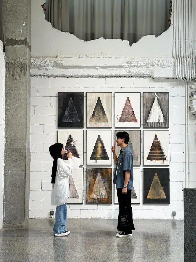 Dinda Hauw dan Rey Mbayang