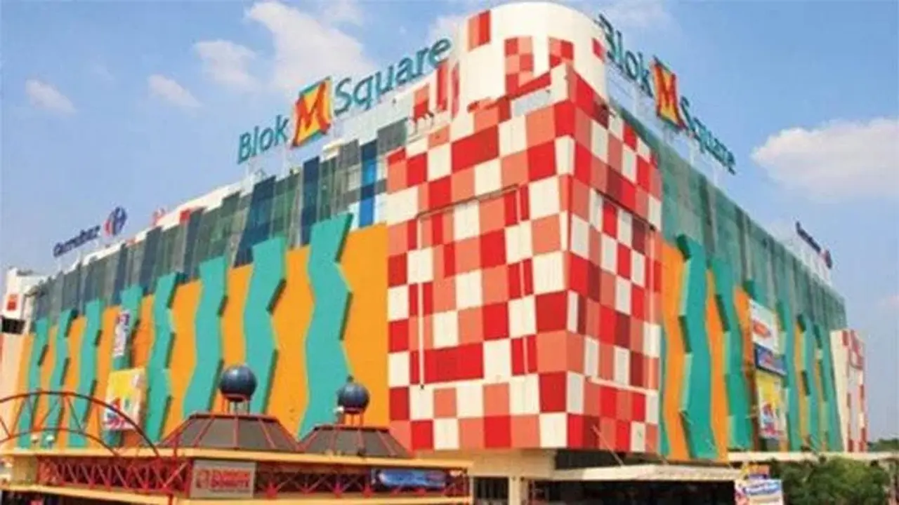 Blok M Square
