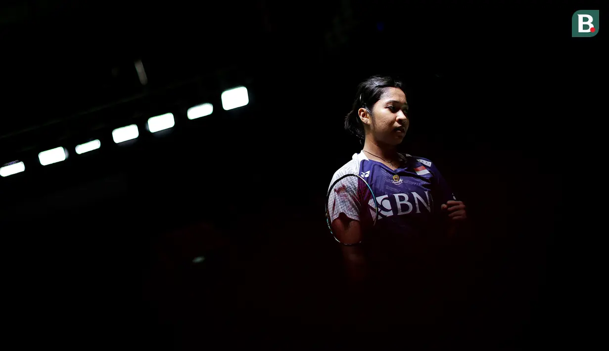 <p>Tunggal putri Indonesia, Ester Nurumi Tri Wardoyo, saat melawan wakil Thailand, Pitchamon Opatniputh pada babak penyisihan Indonesia Masters 2024 di Istora Senayan, Selasa (23/1/2024). Ester menang dengan skor 21-12, 3-1. (Bola.com/Bagaskara Lazuardi)</p>