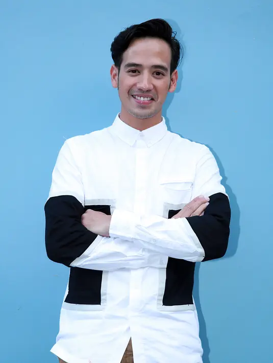 Demi menjaga kesehatan kekasihnya, Putri sering mengantarkan makanan berupa ayam rebus ke lokasi syuting Tarra. (Deki Prayoga/Bintang.com)