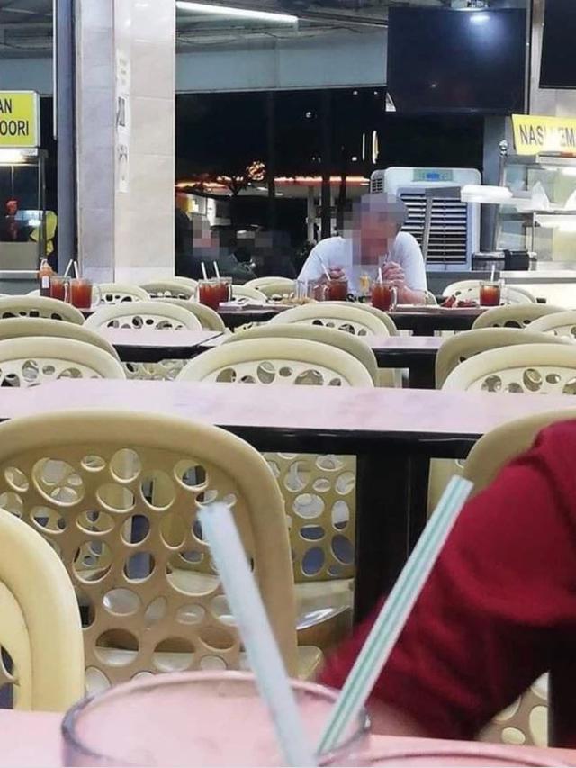 Merasa Kesepian, Kakek Ini Pesan 8 Porsi Makanan Agar Seperti Bareng Keluarga