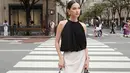 <p>Gaya ini mengedepankan kesederhanaan namun tetap terlihat elegan dan stylish. [@alyssadaguise]</p>