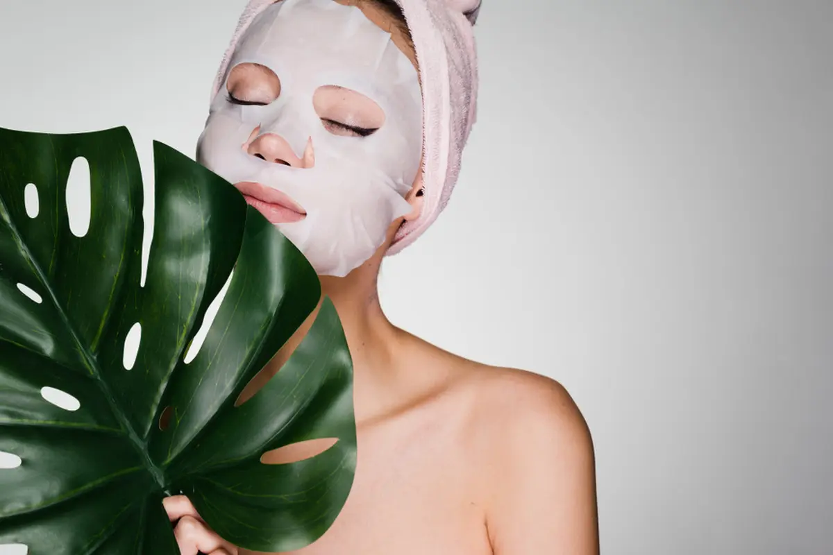 Sheet Mask Harusnya Bikin Wajah Terawat Tapi Malah Jerawatan, Kok Bisa?