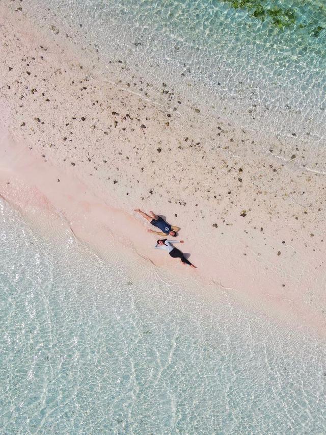 Liburan Syahnaz dan Jeje Govinda