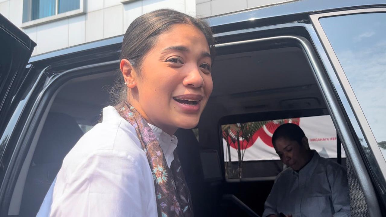 Wajah Sendu Istri Jenguk Nadiem Makarim di Penjara, Ungkap Permintaan Khusus Sang Suami