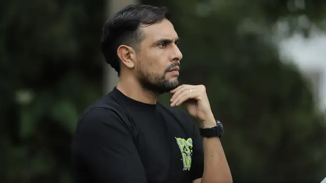 Manajer PSS Sleman Gustavo Lopez