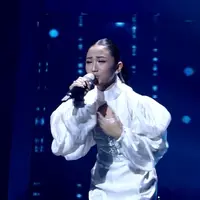 Penampilan Felicia (Tangerang) Saat Membawakan Lagu "Harus Terpisah" Kembali Mendapatkan Standing Ovation dari Keempat Judges  The Icon Indonesia. Dok. Istimewa