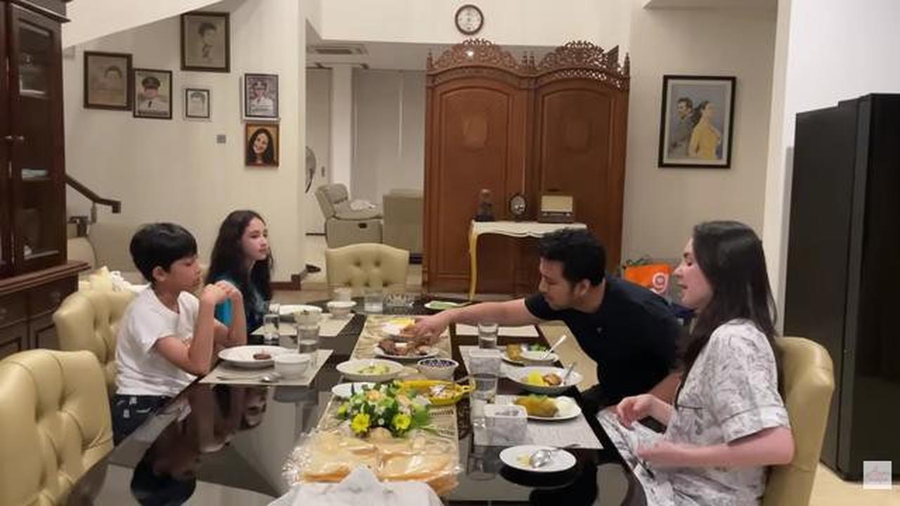 7 Potret Ruang Makan Rumah Arumi Bachsin, Hangat Rayakan Ulang Tahun saat Sahur
