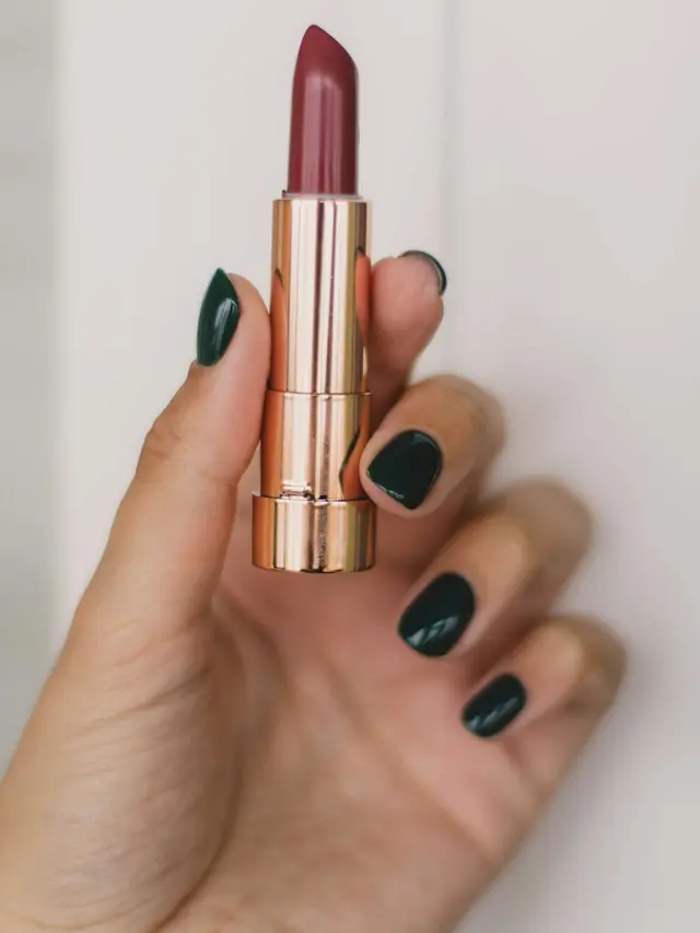 Anti Pucat, Intip 5 Tips Makeup untuk Kulit Sawo Matang yang Bikin Hasilnya Makin Standout