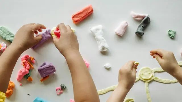 Tanpa Gadget, Ini Aktivitas Sensorik dan Motorik yang Bantu Perkembangan Anak