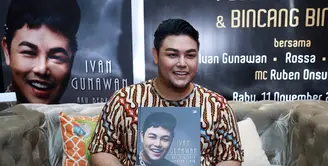 Perjalanan hidup Ivan Gunawan tidak lepas dari sosok perempuan yang selalu mendukung kariernya.  (Deki Prayoga/Bintang.com)