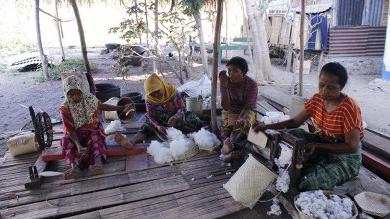 Melihat lebih dekat proses pembuatan tenun ikat Gunung Mako