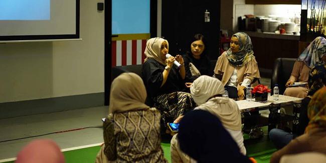 Sesi talkshow Inspirasi Wanita Vol 4: Tren Fashion 2017/ copyright: Bukalapak