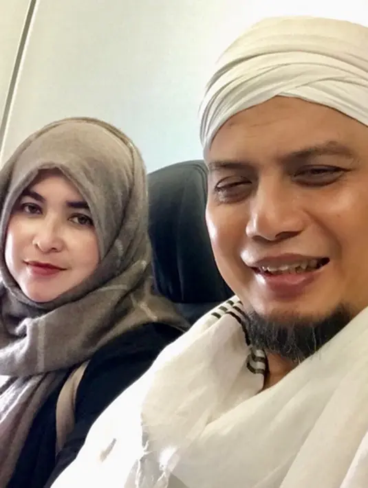 Video yang tayang hampir 30 ribu dalam dua hari itu mendapatkan banyak pujian. Begitu dari pengikutnya yang selalu mendoakan pasangan ini selalu harmonis dengan hidup berbagi suami.  (Instagram/yuni_syahla_aceh)