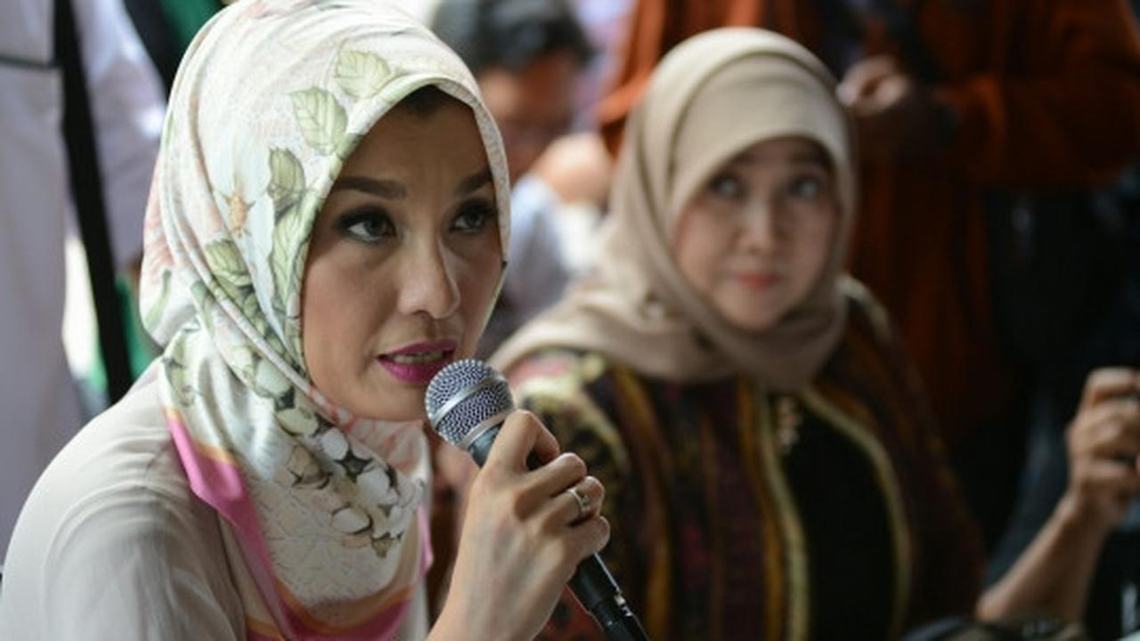 Didampingi suami, Arzetty klarifikasi penggerebekan di Hotel Arjuna