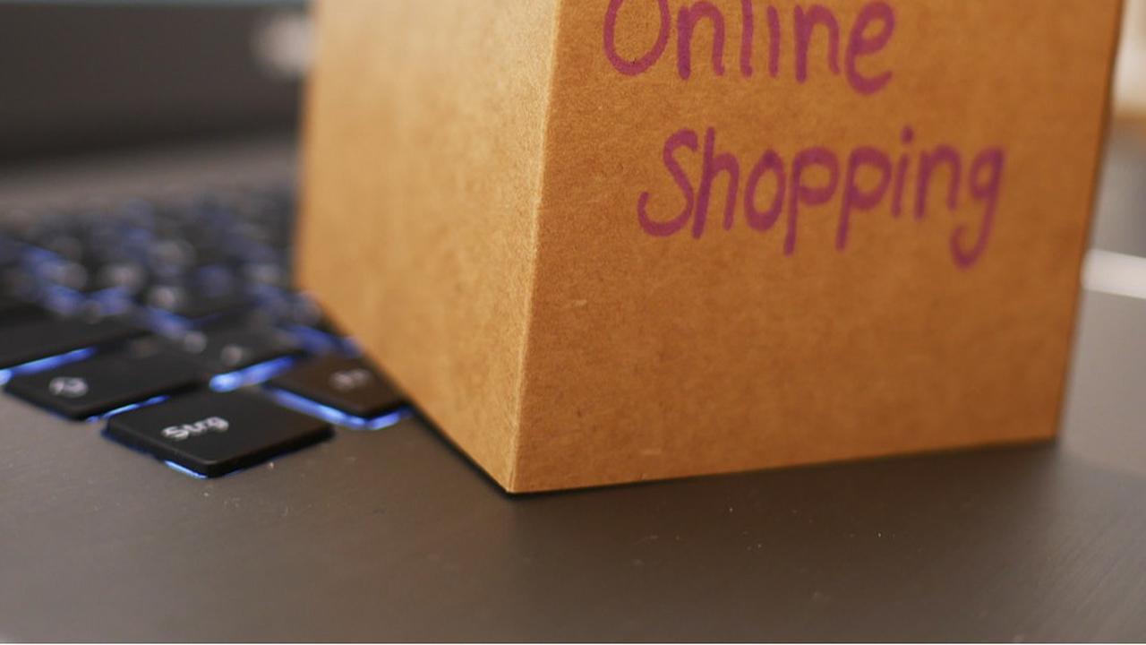 Ilustrasi Online Shopping
