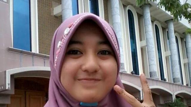 [Bintang] Kisah Aisyah Bahar, Gadis Cantik yang Meninggal Dipangkuan Ayah