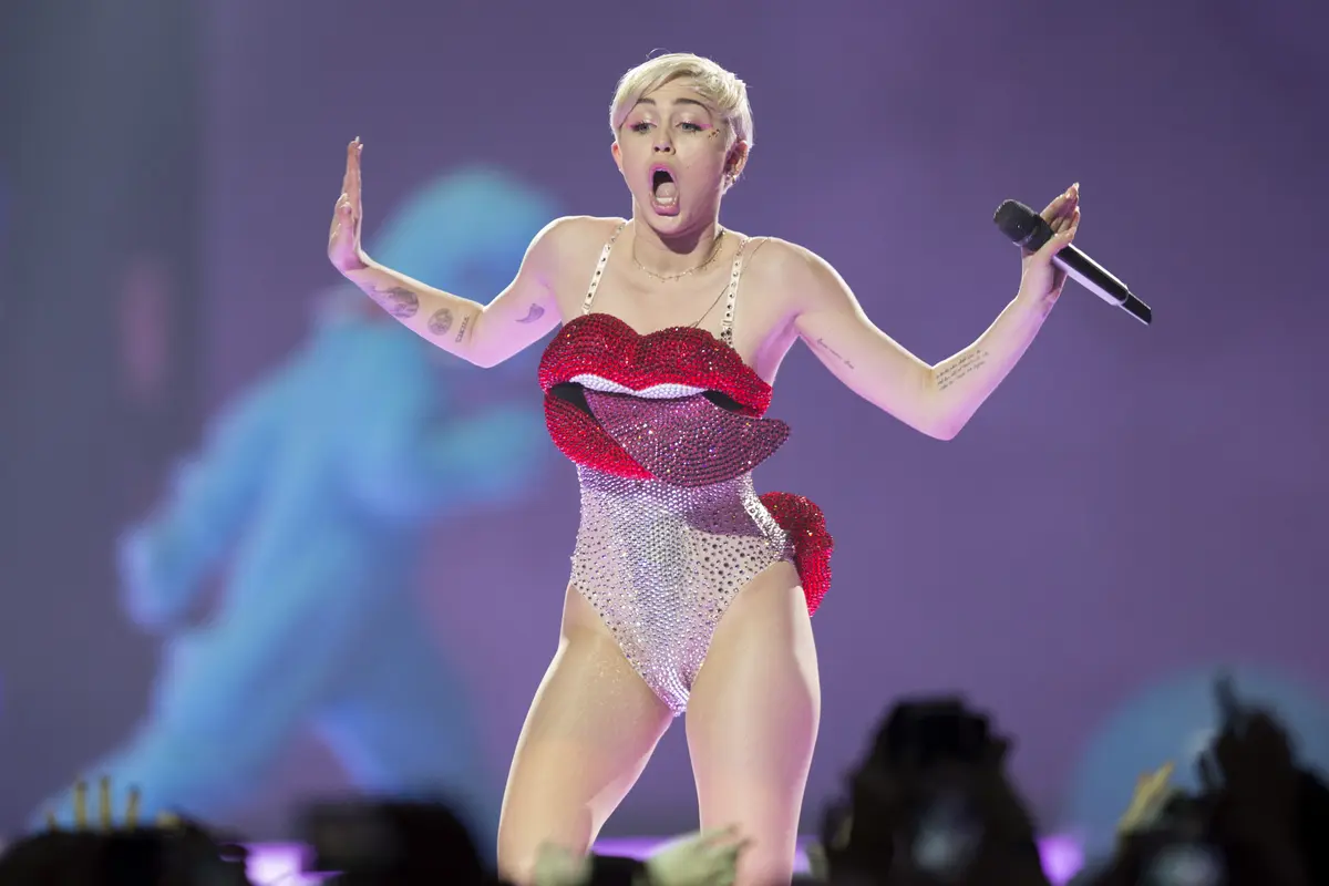 [Bintang] Miley Cyrus