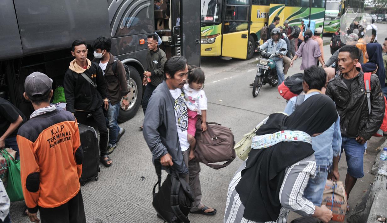 Sebelumnya, Kepala Terminal Kampung Rambutan Yulza Rochmadani telah mempersiapkan Terminal Kampung Rambutan untuk menerima 10.000 pemudik pada puncak arus balik Lebaran 2023. (merdeka.com/Iqbal S Nugroho)