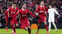 Gelandang Liverpool,&nbsp;Alexis Mac Allister, menyumbangkan satu gol saat timnya menang 2-0 atas Real Madrid pada laga kelima league phase Liga Champions musim ini di Stadion Anfield, Kamis (28/11/2024) dini hari WIB. (Peter Byrne/PA via AP)