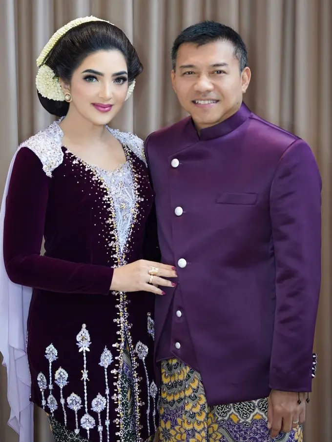 Kebaya kutu baru velvet pilihan public figure