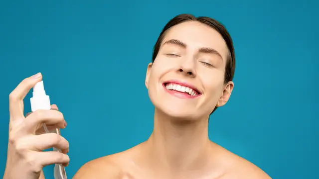 6 Urutan Perawatan Wajah yang Tepat untuk Kulit Kering dan Berjerawat